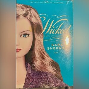 BNIB - Wicked A Pretty Little Liars Series by Sara Shepard. Orig $32.99  $25